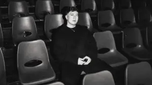 Poizi – Artık Sen Yoksun Şarkı Sözleri