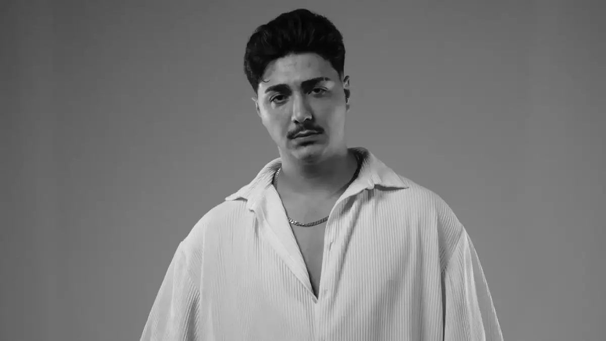 Sezer Sarıgöz – Düşerim Aklına Şarkı Sözleri