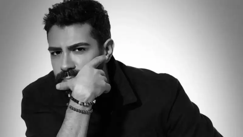 Bahadır Sağlam – Sahte Gül Pazarı Şarkı Sözleri