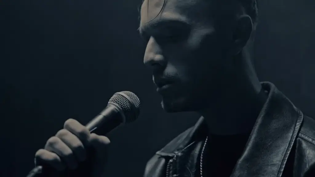 Bahadır Macit – Gidemezsin Birtanem video