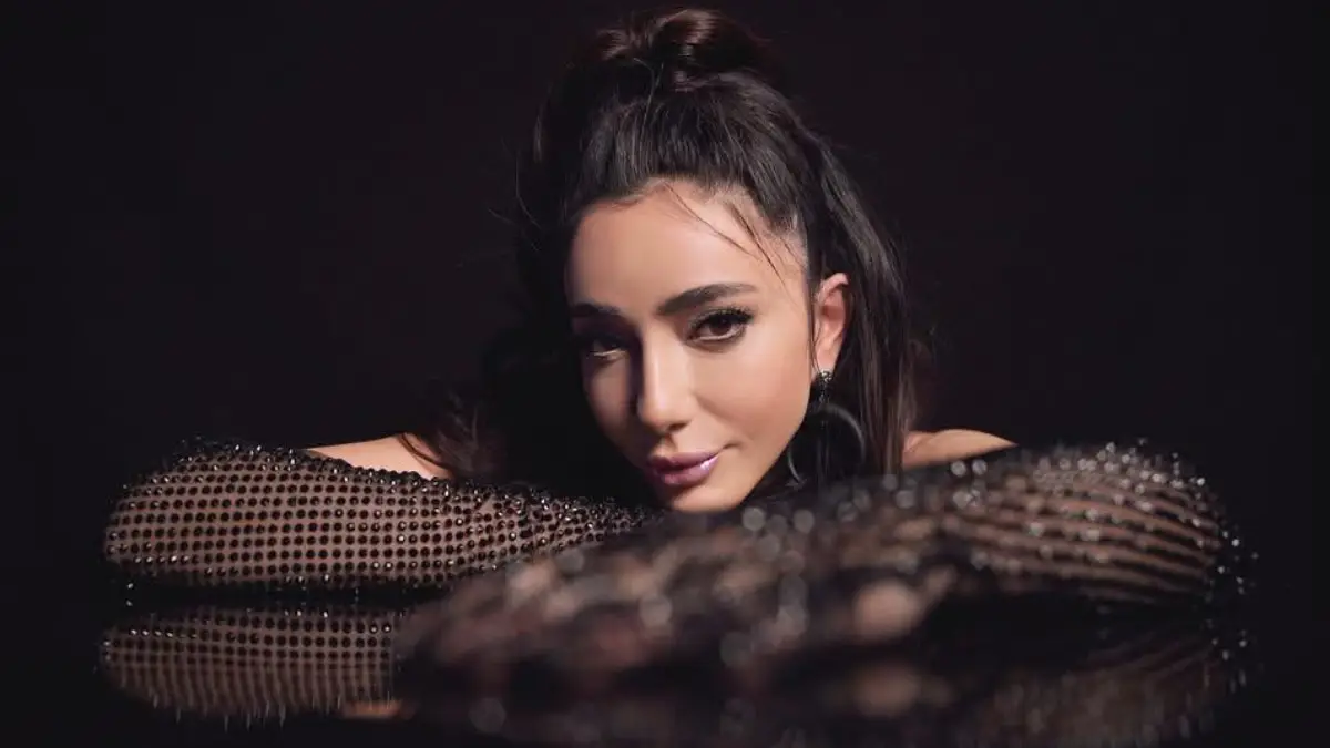 Öykü Gürman – Yürekli Olmalıydık Şarkı Sözleri