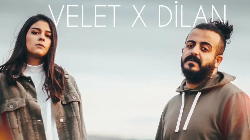 Velet Ft. Dilan Açelya – Sarıl Bana Şarkı Sözleri