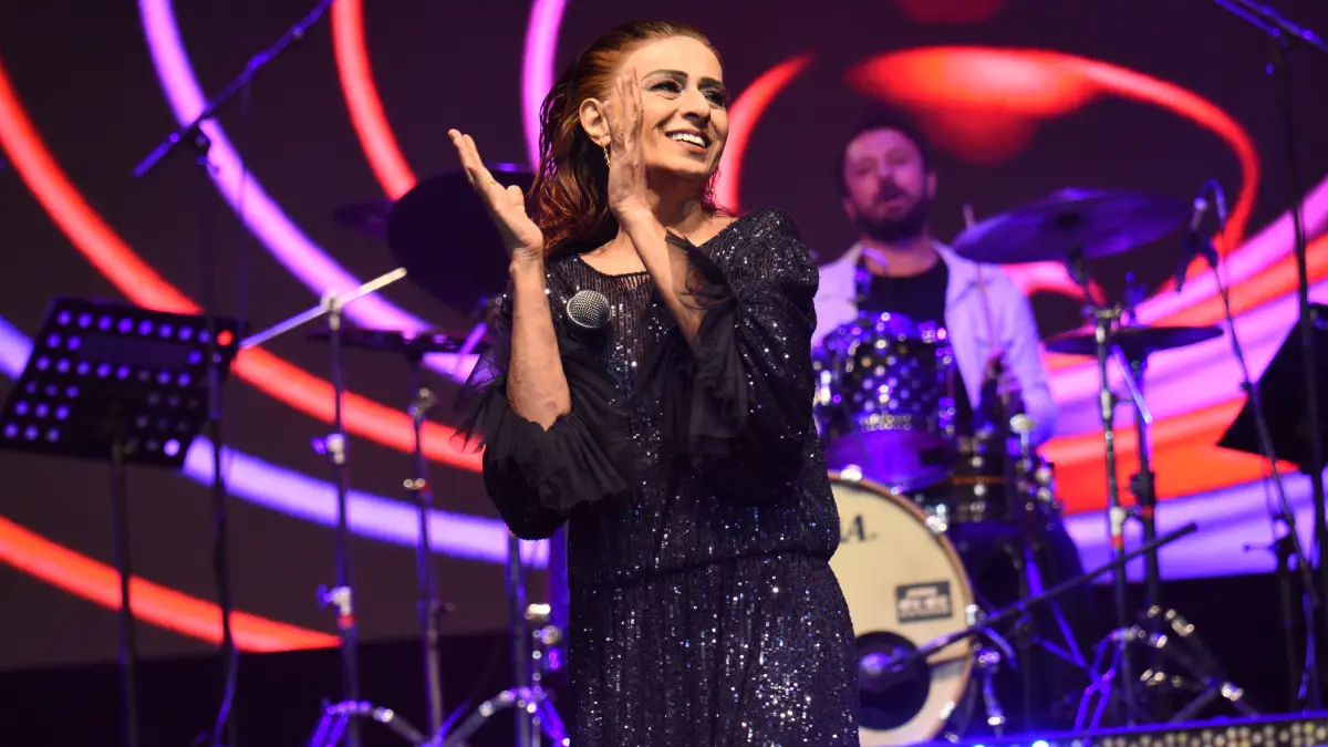 Yıldız Tilbe – Sevgililer Günü video