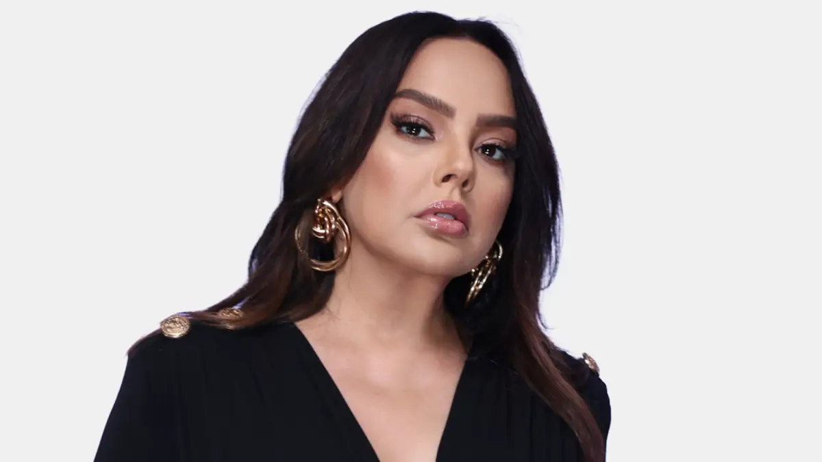 Ebru Gündeş – Yaparım Bilirsin video