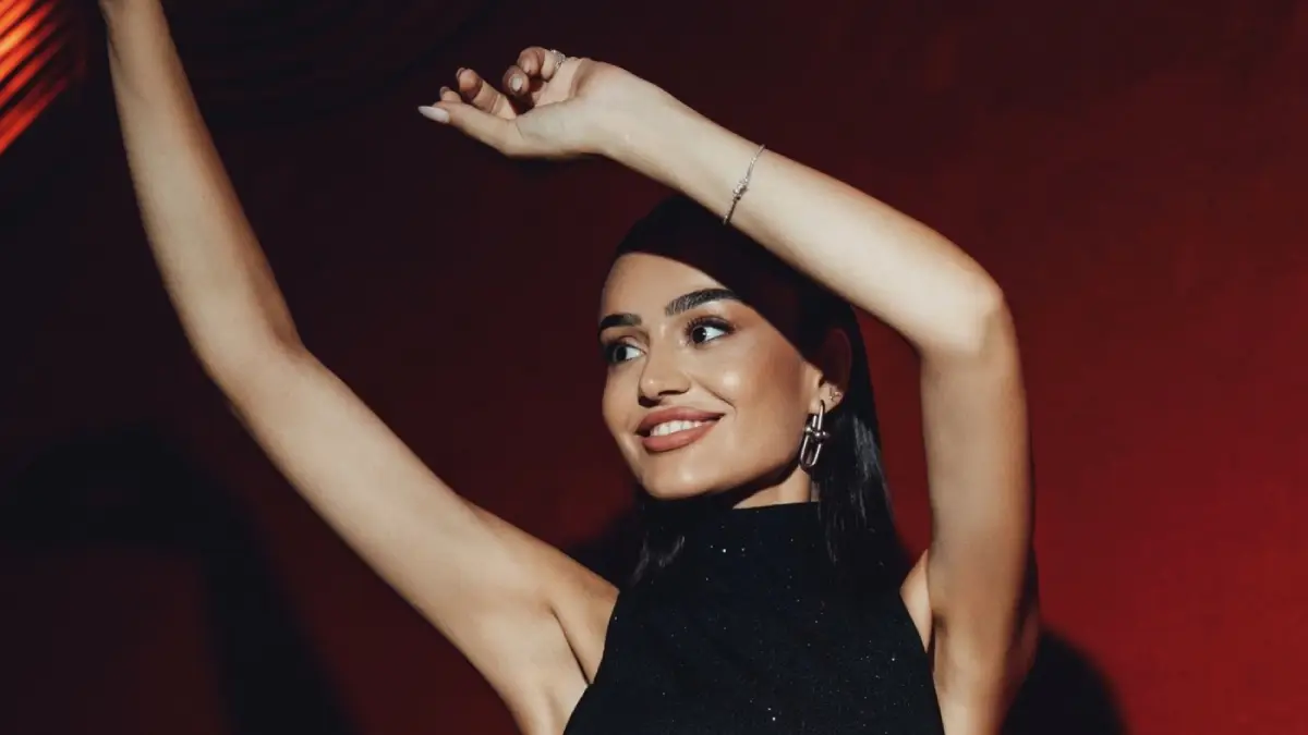 Elif Buse Doğan – Mey video