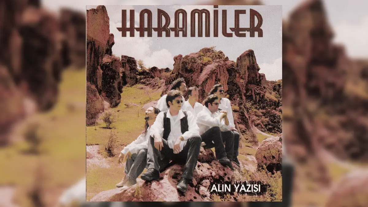 Haramiler – Mavi Duvar video