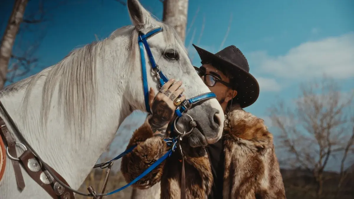 Jeff Redd – Peşindeyim Hala video