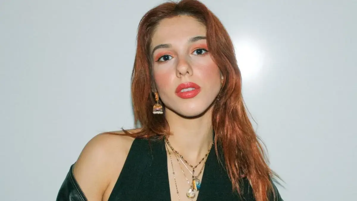 Selin – Başka Biri video