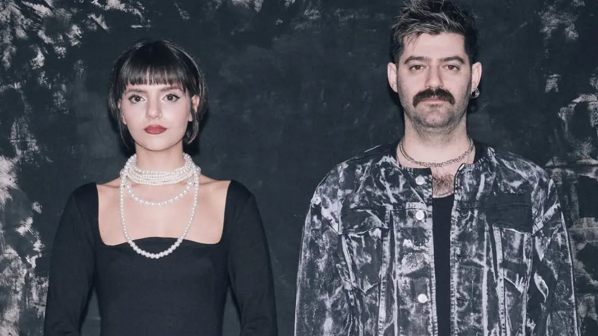 Eda Baba & Onur Güney Kumaş – Zamanı Gelince video