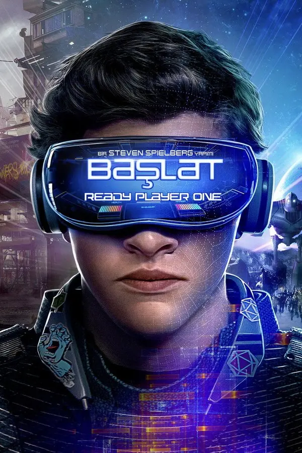 Başlat: Ready Player One filminin Türkçe afişi: mavi ışıklı sanal gerçeklik gözlüğü takan Wade Watts; gözlüğün üzerinde BAŞLAT READY PLAYER ONE yazısı