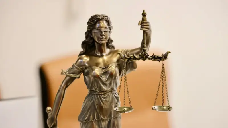 Adaletle İlgili Sözler: 20 Güçlü Söz ve Hikâyeleri