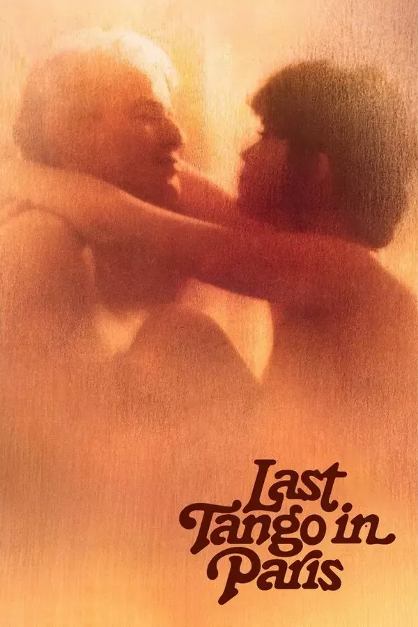 Paris’te Son Tango filminin afişi: sarı ve turuncu tonlarda, buğulu bir fotoğrafta birbirine sarılan beyaz saçlı bir adam ile koyu saçlı genç bir kadın; altta el yazısı stiliyle Last Tango in Paris yazısı