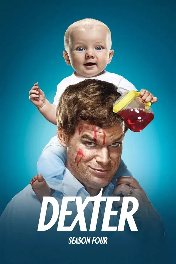 Dexter 4. sezon posteri: omzunda bebek Harrison'ı taşıyan, yüzünde kan izleri bulunan ve gülümseyen Dexter Morgan