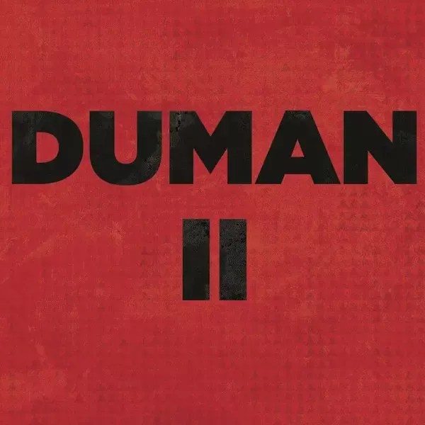 Duman’ın Duman II albüm kapağı; kırmızı zemin üzerinde siyah büyük harflerle DUMAN ve II yazısı
