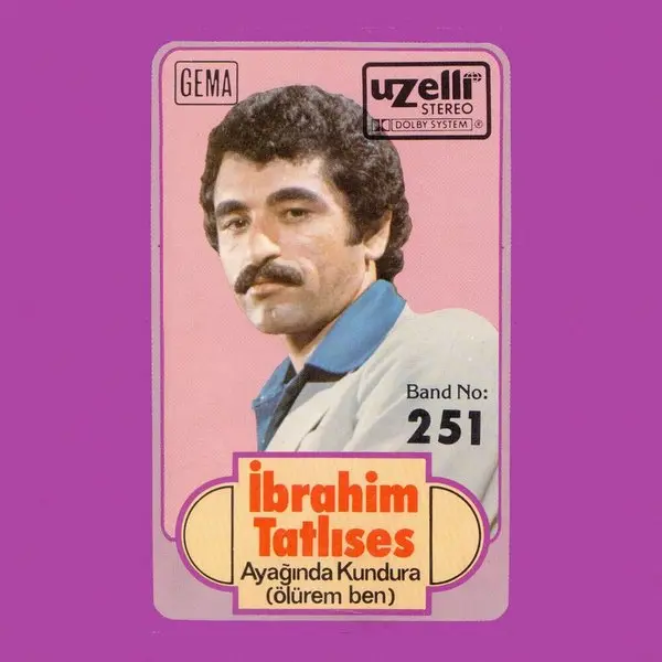 İbrahim Tatlıses’in Ayağında Kundura albümünün Uzelli kaset kapağı; mor zemin üzerinde bıyıklı, gömlekli genç İbrahim Tatlıses portresi ve altta turuncu çerçevede adı