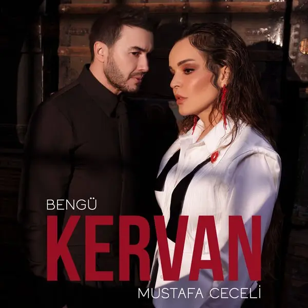 Bengü ve Mustafa Ceceli’nin Kervan single kapağı; koyu zemin önünde siyah giyinmiş Mustafa Ceceli ile beyaz gömlekli Bengü’nün yan yana fotoğrafı ve altta büyük kırmızı harflerle Kervan yazısı