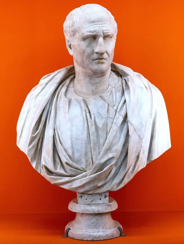 Roma'daki Capitolini Müzeleri'nde bulunan, toga giymiş Cicero'yu gösteren beyaz mermer büst