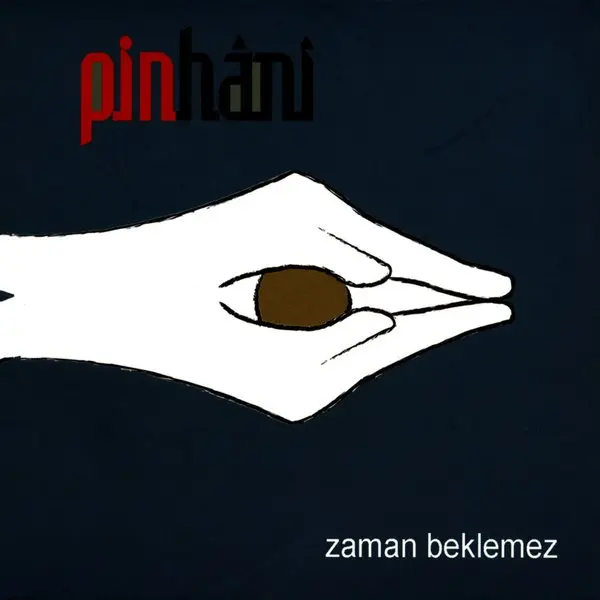 Hayko Cepkin’in Tanışma Bitti albüm kapağı; loş, kemerli bir mekânda dikenli saçları ve beyaz gözleriyle kameraya bakan Hayko Cepkin